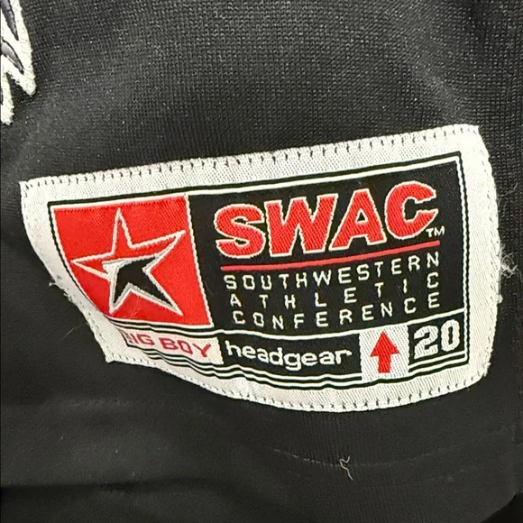 Men's Black and Red Sweatshirt - Picture 10 of 10